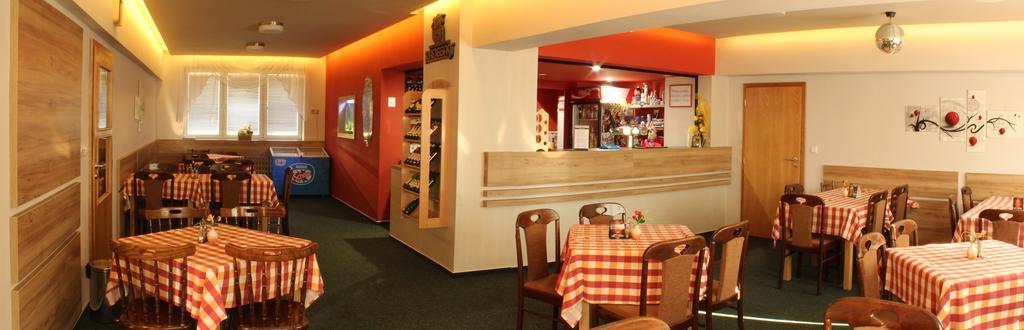 Hotel U Prehrady Moravka Luaran gambar